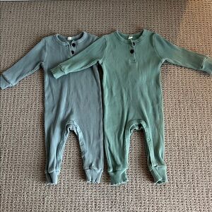Set of Two Ribbed Baby Jumpsuits in Blue and Green